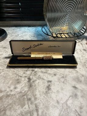 Scent-Sation Perfume Atomizer Pen - Gold with Crystal Accent